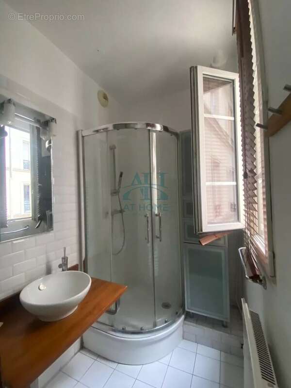 Appartement à PARIS-10E
