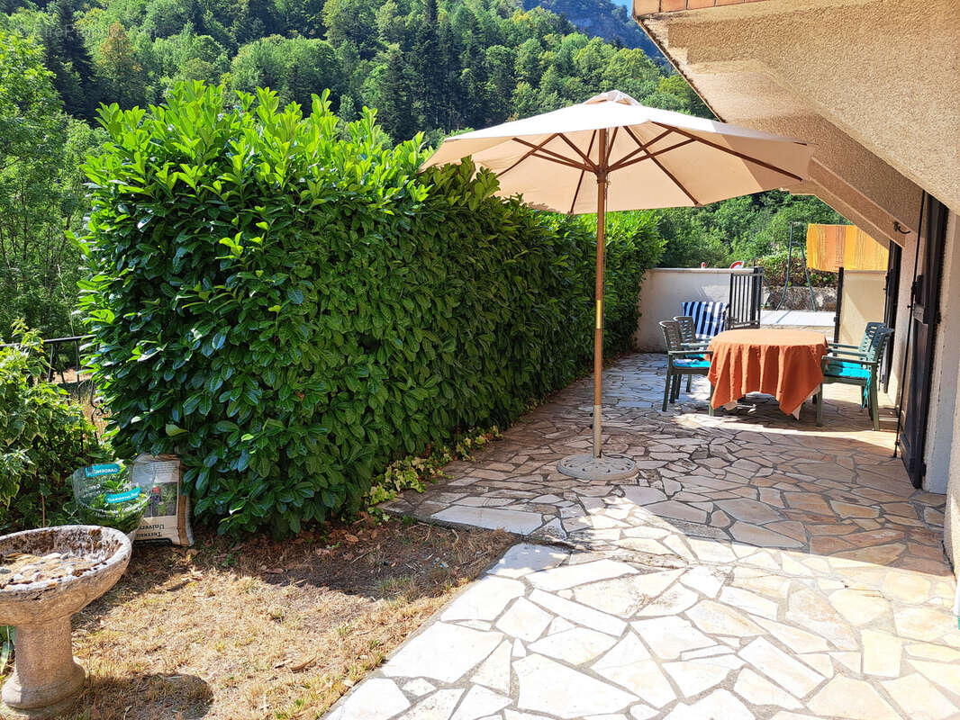 Grande maison familiale avec gîte indépendant, terrasses et jardin à Sainte-Colombe-sur-Guette - photo 31