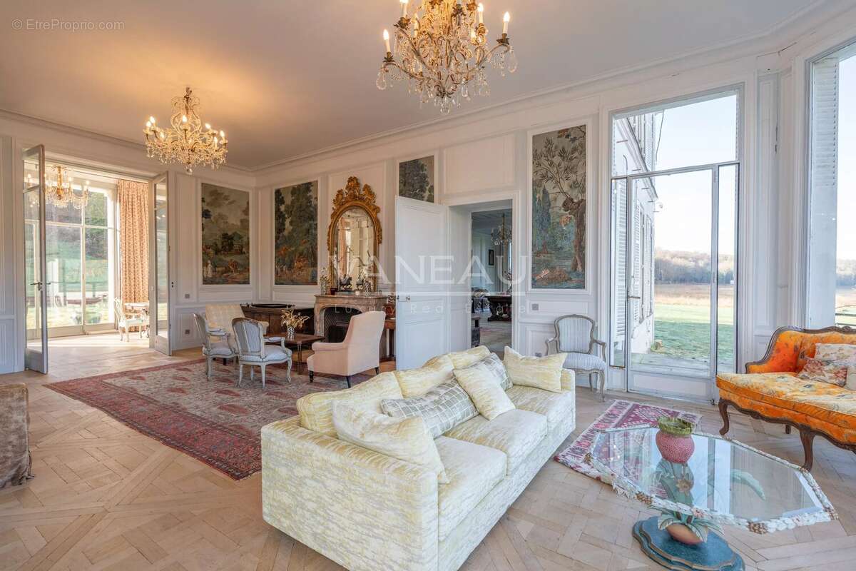 En bord de Seine, à proximité immédiate de Fontainebleau - photo 7