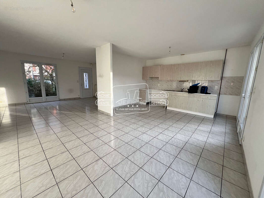 Maison à LE LOROUX-BOTTEREAU