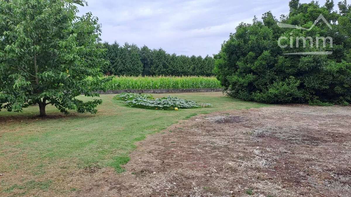 Maison à LA BATIE-MONTGASCON
