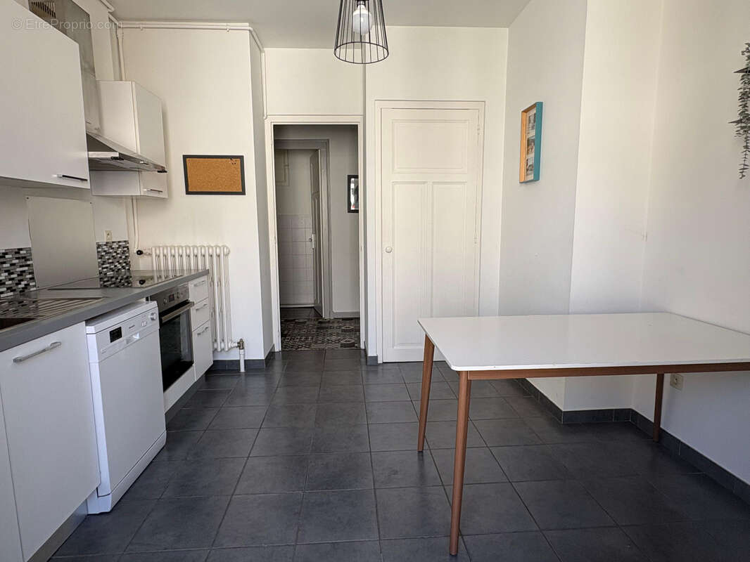 Elégance et valeur : T2 Bis avec balcon 4ème étage avec ascenseur - photo 8