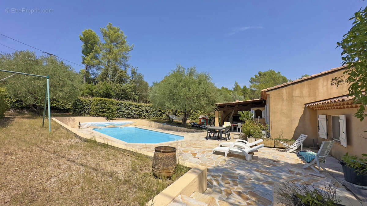 Maison à SOLLIES-TOUCAS