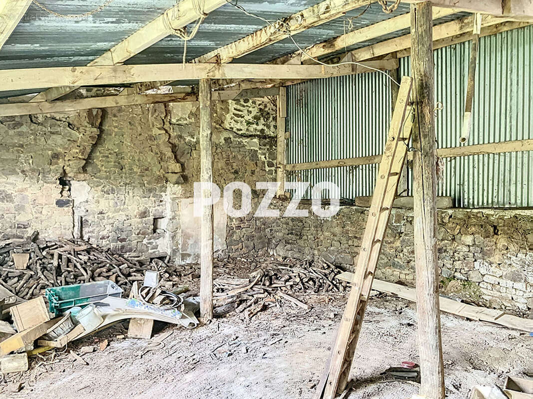 Terrain à TESSY-SUR-VIRE