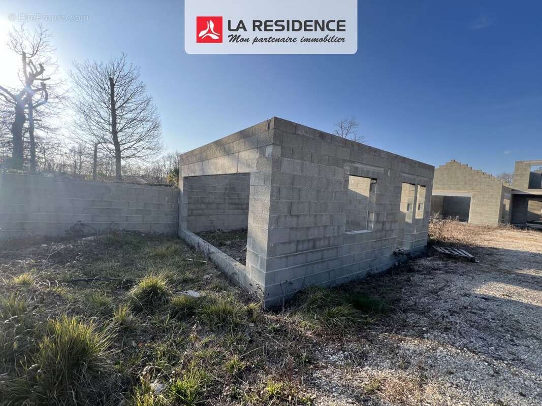 Maison 280 m² à Cellettes  - photo 4