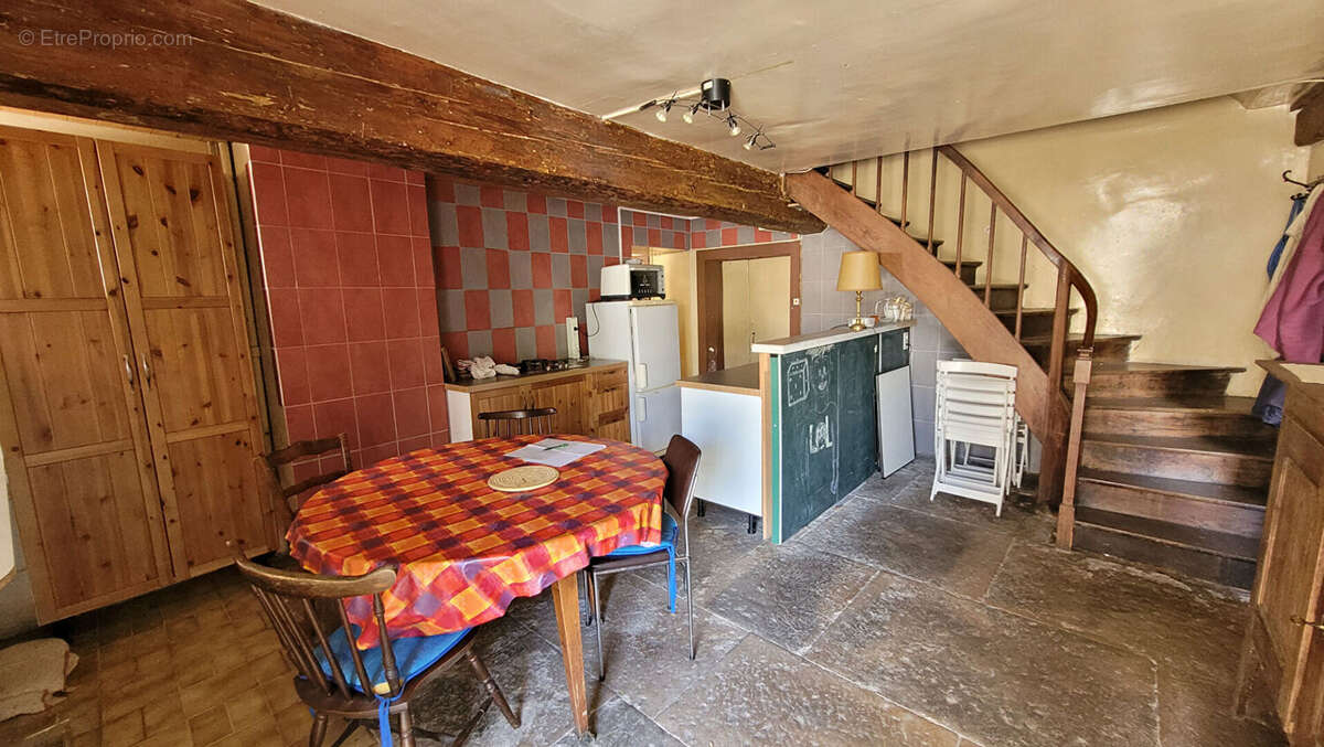 Maison à VERS-EN-MONTAGNE