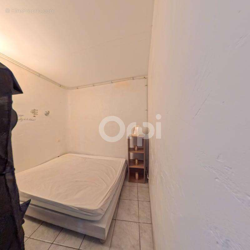 Appartement à ROQUEBRUNE-SUR-ARGENS