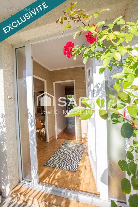 Photo 4 - Maison à LE MESNIL-SAINT-DENIS