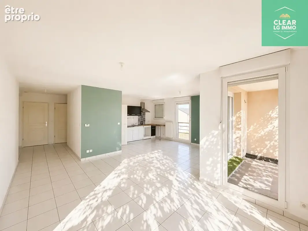 Appartement F3 récent avec terrasse à Saint-Privat-la-Montagne - photo 3