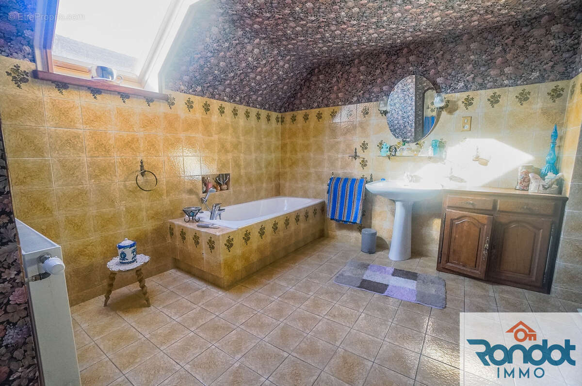 Maison à CUSSEY-LES-FORGES