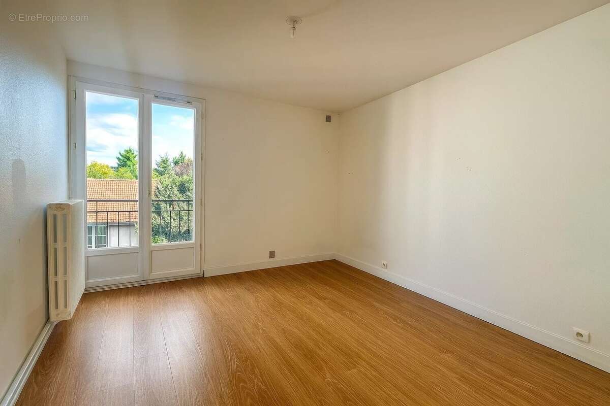 Appartement à LE PERREUX-SUR-MARNE