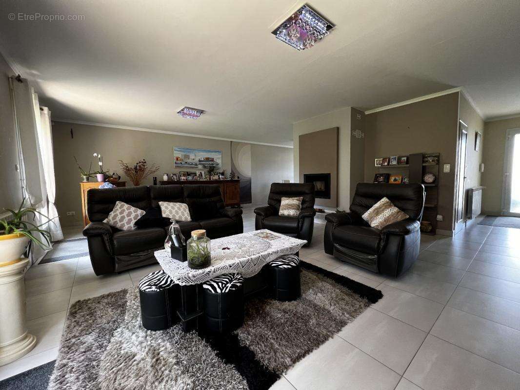 Maison 168 m² à Estancarbon  - photo 4