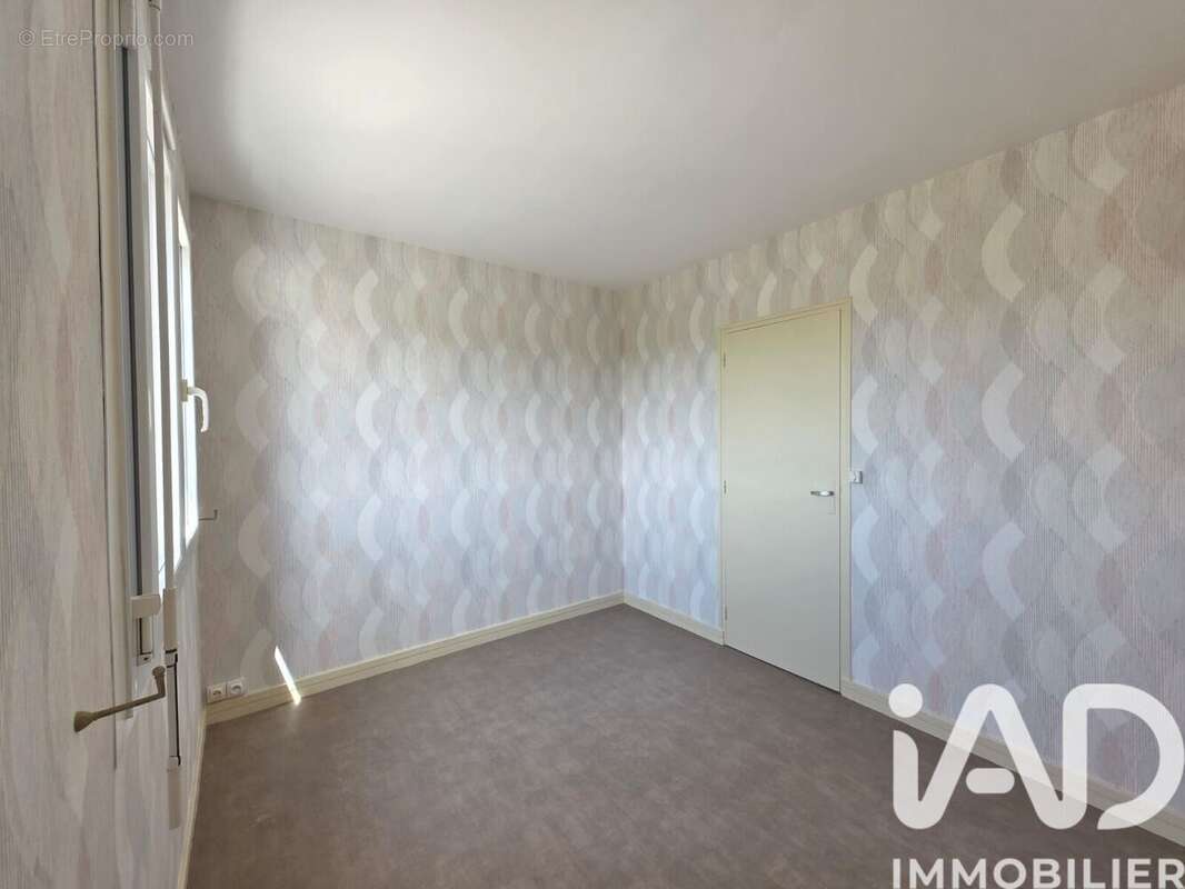 Appartement 59 m² à La Chapelle-Saint-Luc  - photo 6