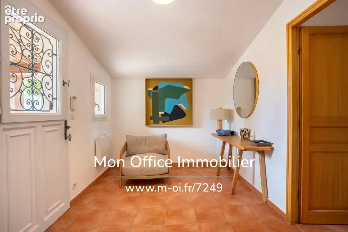 Référence : 7249-NGU. - Maison 8 pièces - 5 chambres - Bureau - Calme - centre-ville à vélo - photo 8