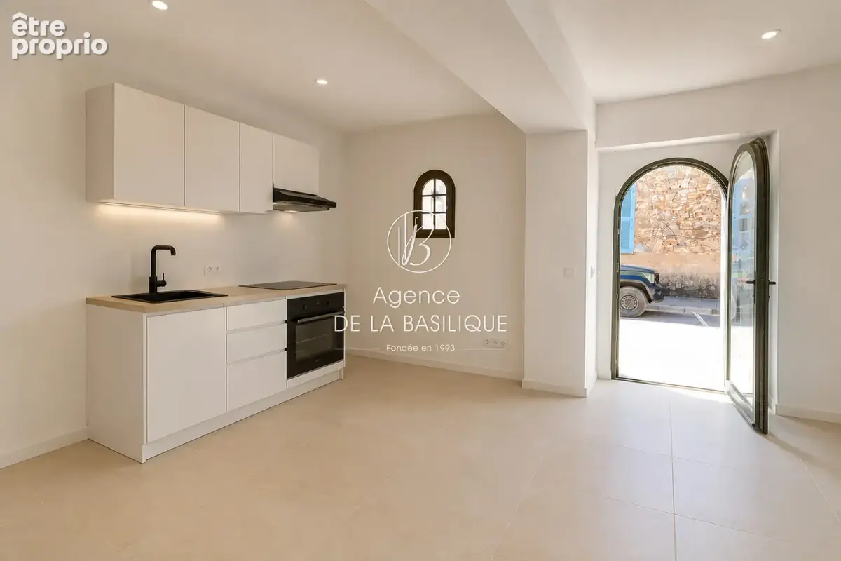 Maison 5 pièces 110 m² à vendre à Saint-Maximin-La-Sainte-Baume (83470) - photo 2