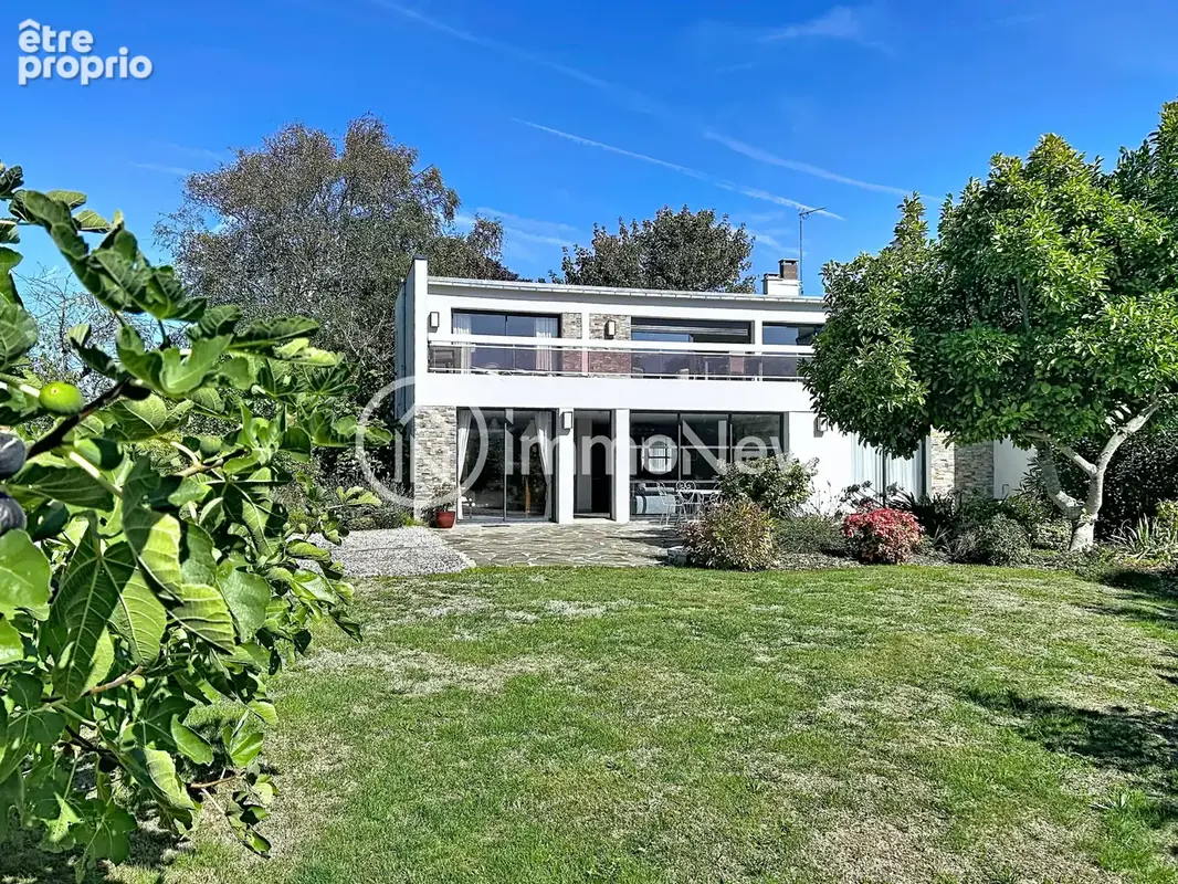 Maison à DONVILLE-LES-BAINS