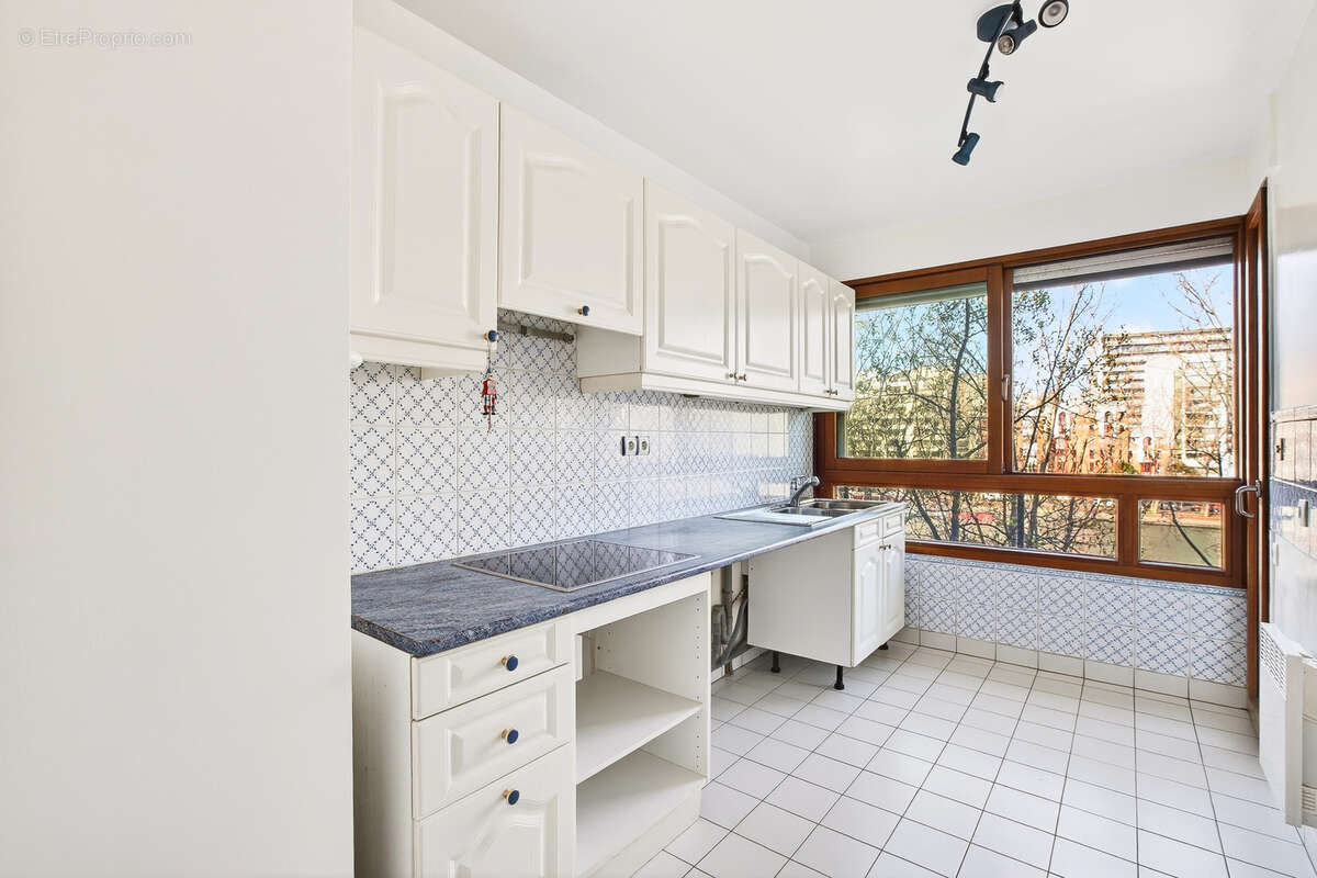 Appartement à PARIS-19E