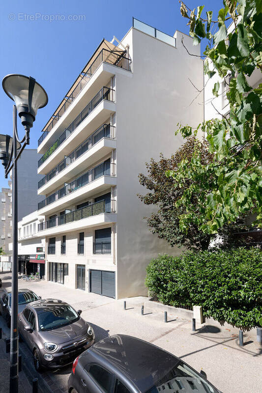 Appartement à COURBEVOIE