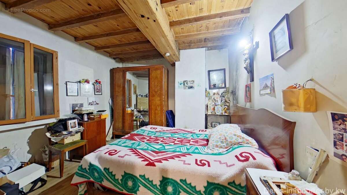 Maison à CENNE-MONESTIES