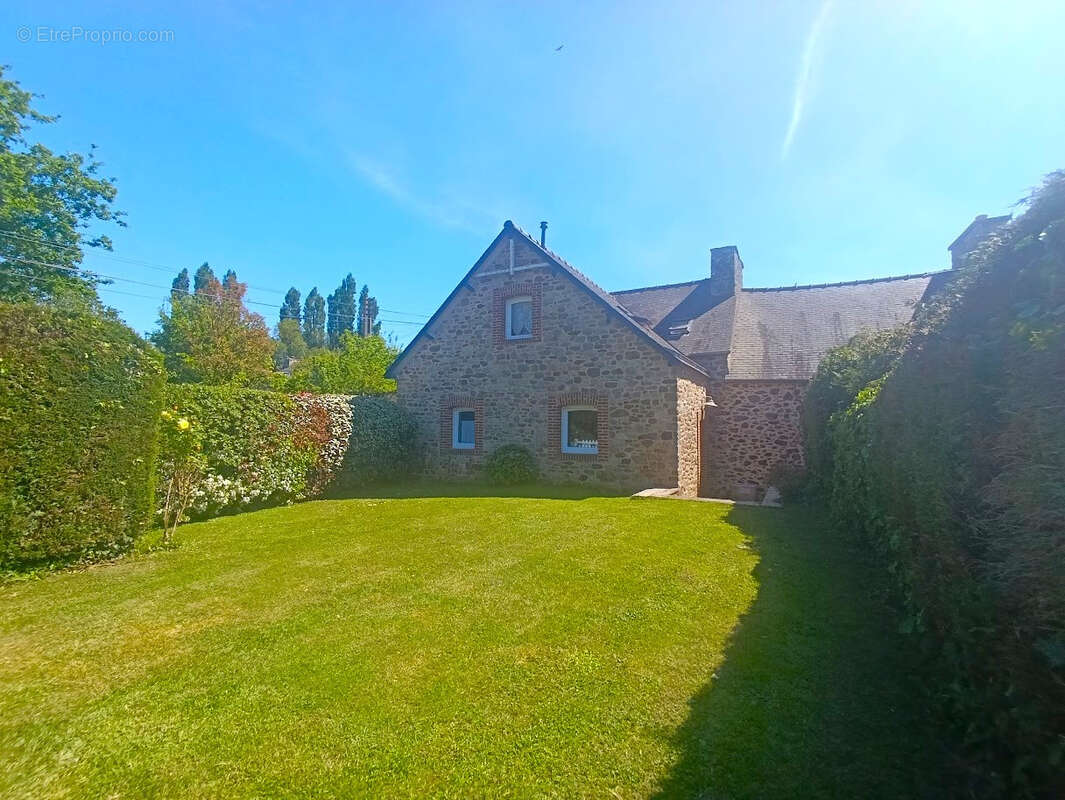 Maison à CREHEN