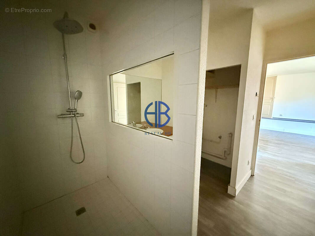 Appartement Type 2 de plain-pied + terrasse - photo 5