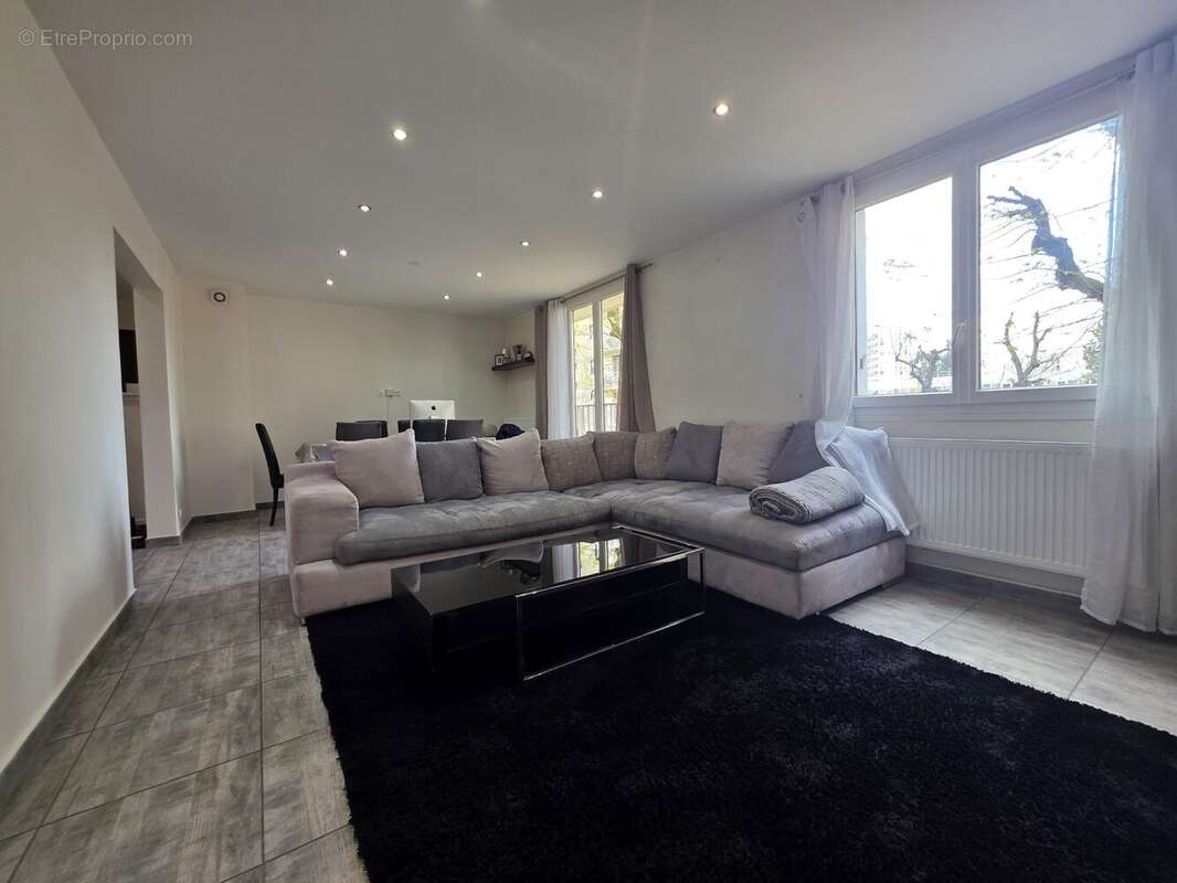 Appartement à VENISSIEUX