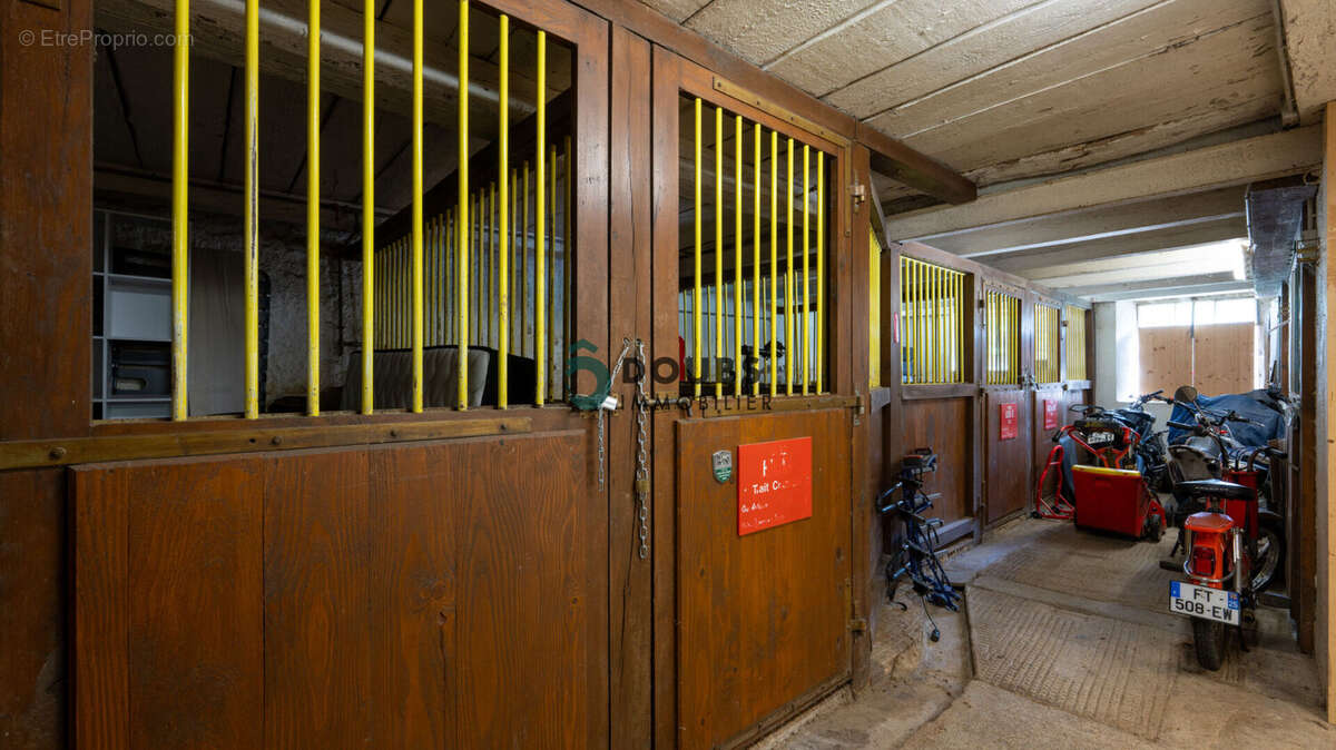 Maison à PIERREFONTAINE-LES-VARANS