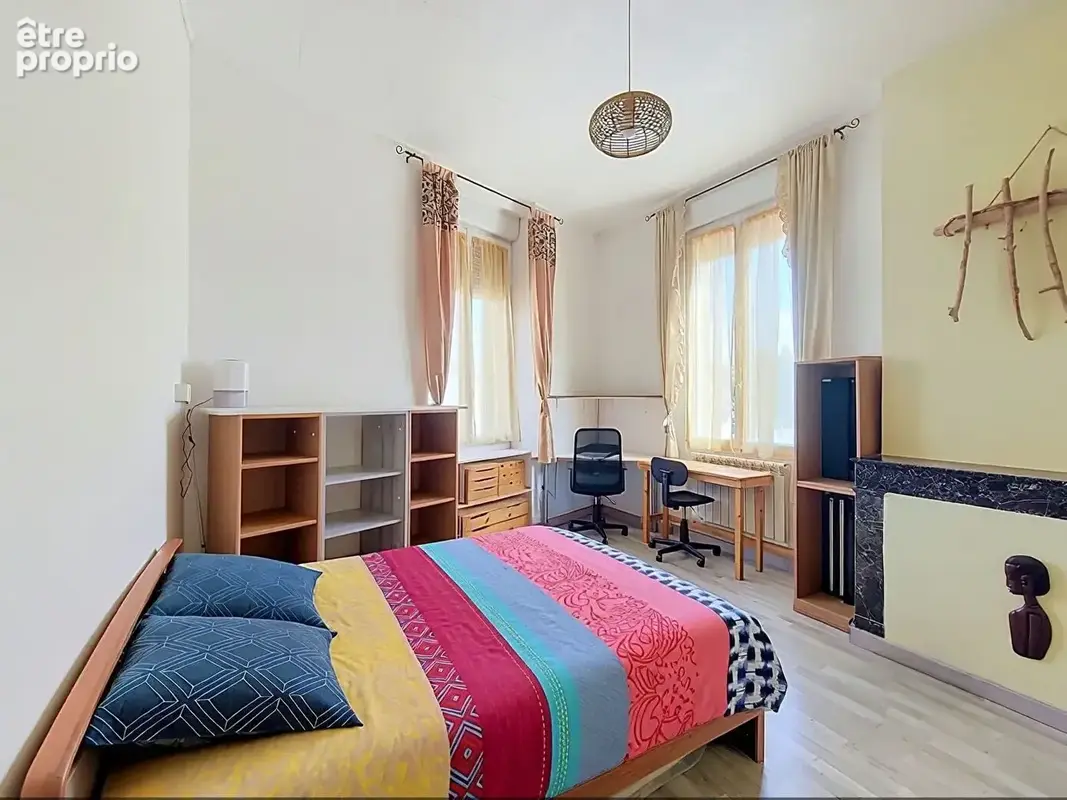 Immeuble Saint Julien Beychevelle env 240 m2 - photo 5