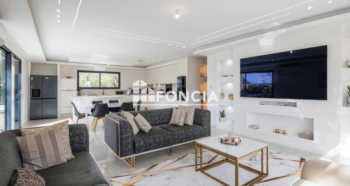 Maison à LA LOUBIERE