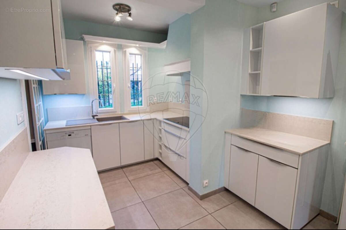 Maison à SAINT-ETIENNE-DU-ROUVRAY