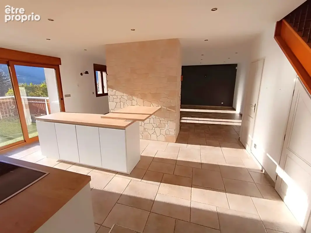 Lans en vercors.Très beau T4 de plus de 122m2 (135m2 sol) ,avec VUE MAGNIFIQUE ! Plus terrasse et double garage . - photo 6