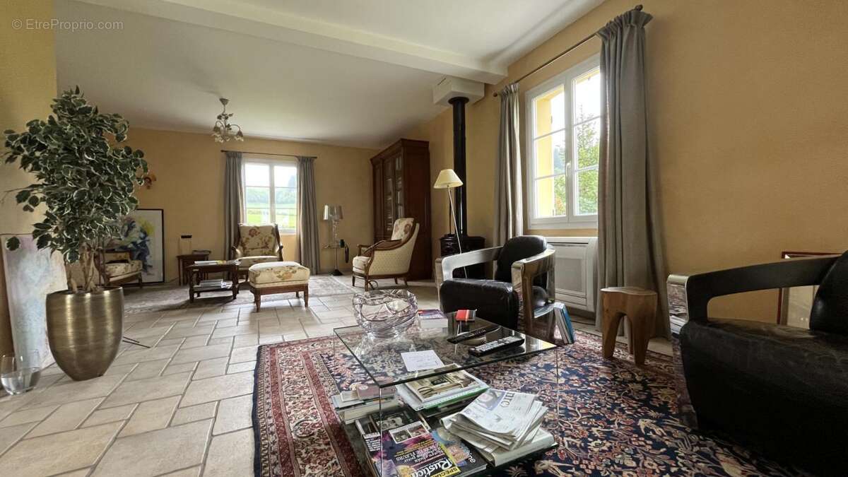 Maison à SAINT-HILAIRE-EN-MORVAN