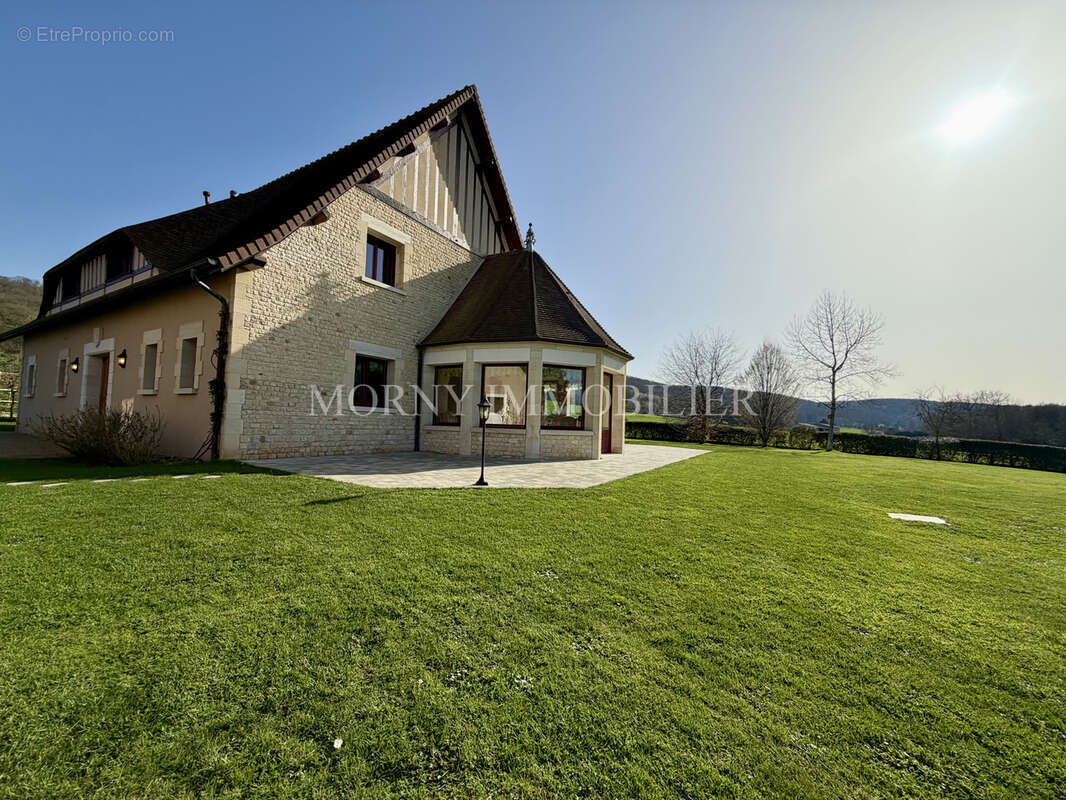 Maison à SAINTE-OPPORTUNE-LA-MARE