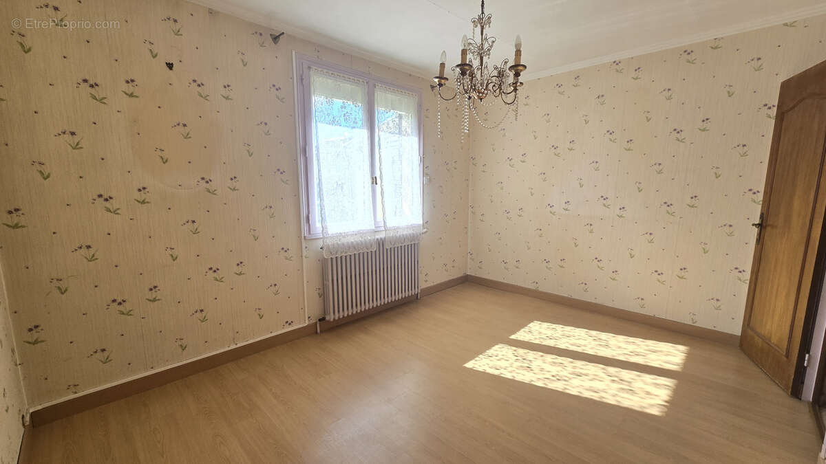 Maison à LIMOURS