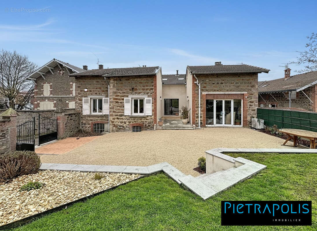 Maison à SAINT-SYMPHORIEN-SUR-COISE