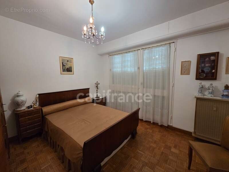Appartement à MARSEILLE-5E
