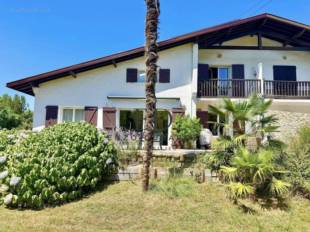 Maison 204 m² à Arcangues  - photo 2