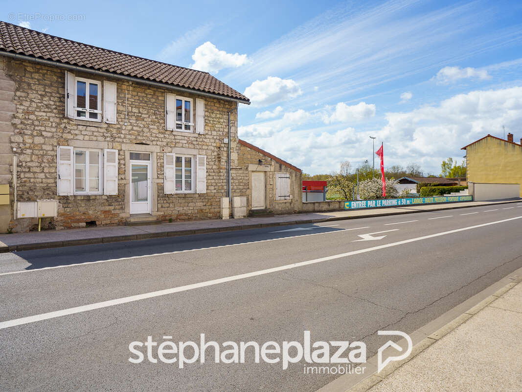 Appartement à REPLONGES