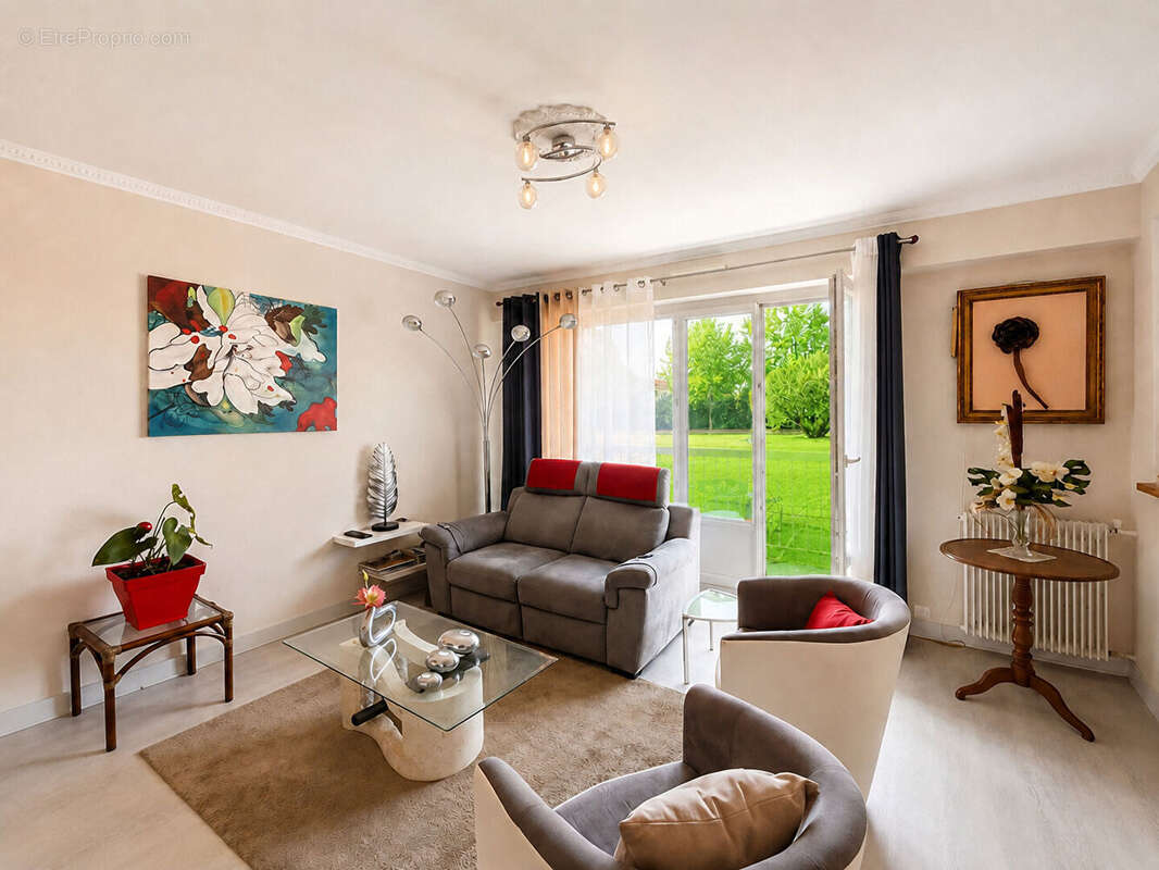 A VENDRE - AGENCE GIBOIRE NANTES - Rezé - Appartement 4 pièces avec cave et box - photo 4