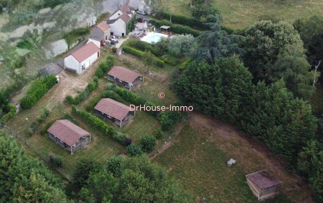 Maison à ECHASSIERES