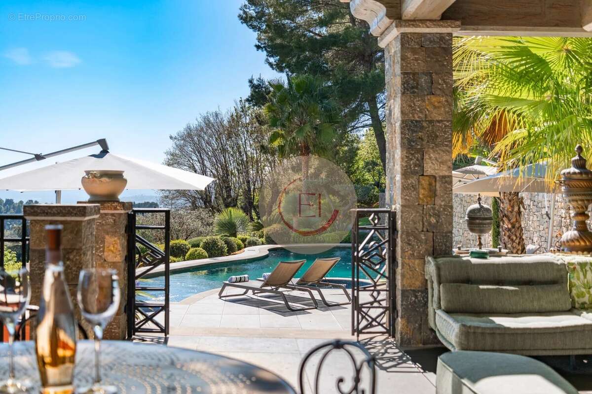 Maison à MOUGINS