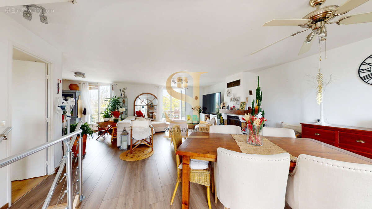 Maison à LA VILLE-DU-BOIS