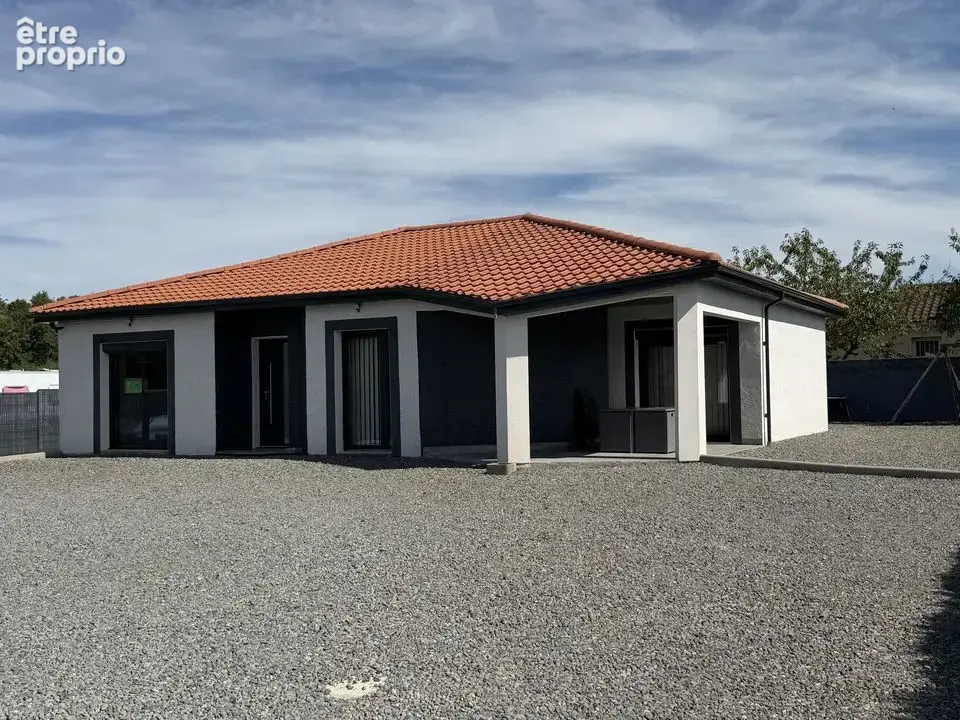STANDING CHAMBRES SEJOUR MAISON TERRAIN SALLE DE BAIN CUISINE