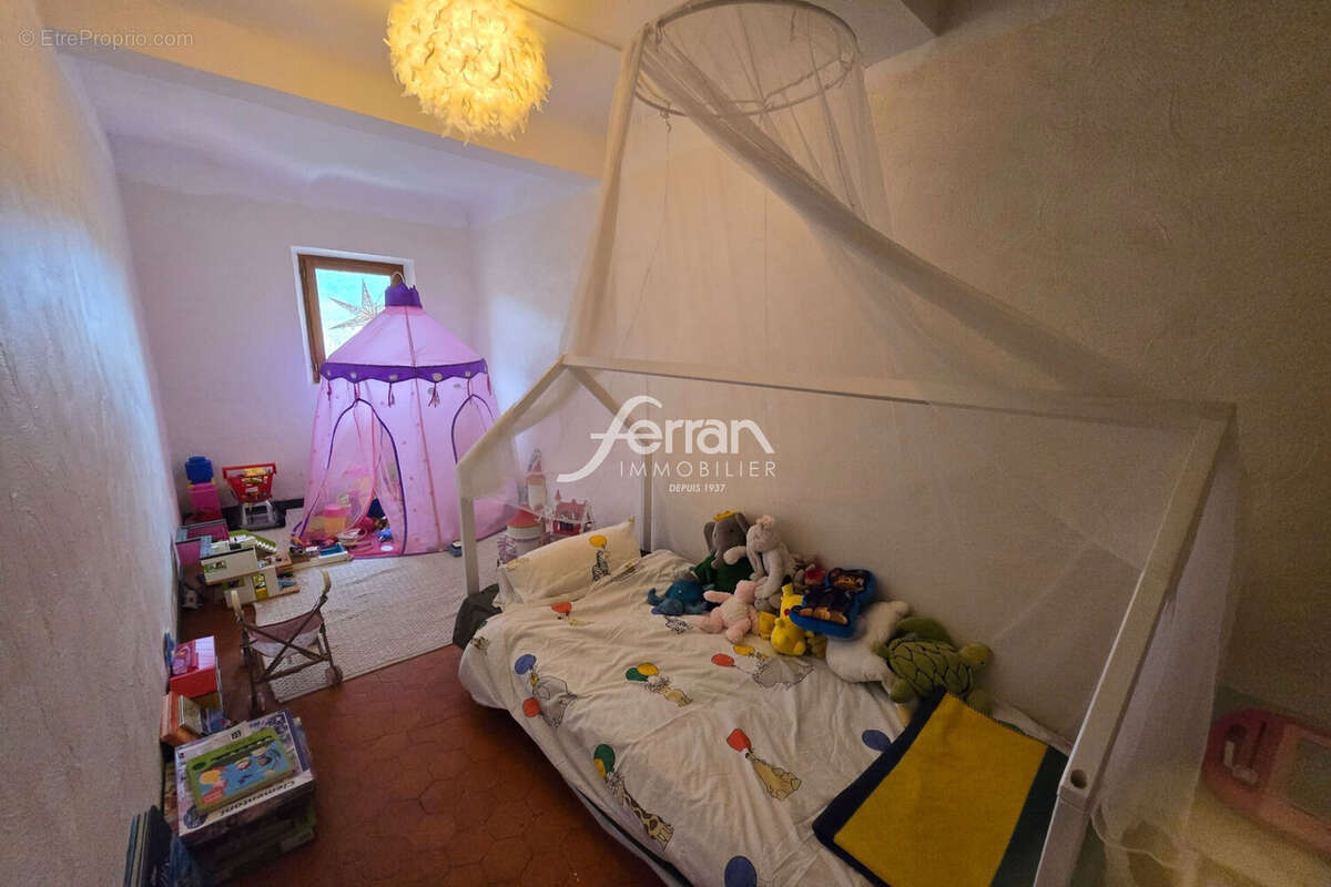 Appartement à SALERNES