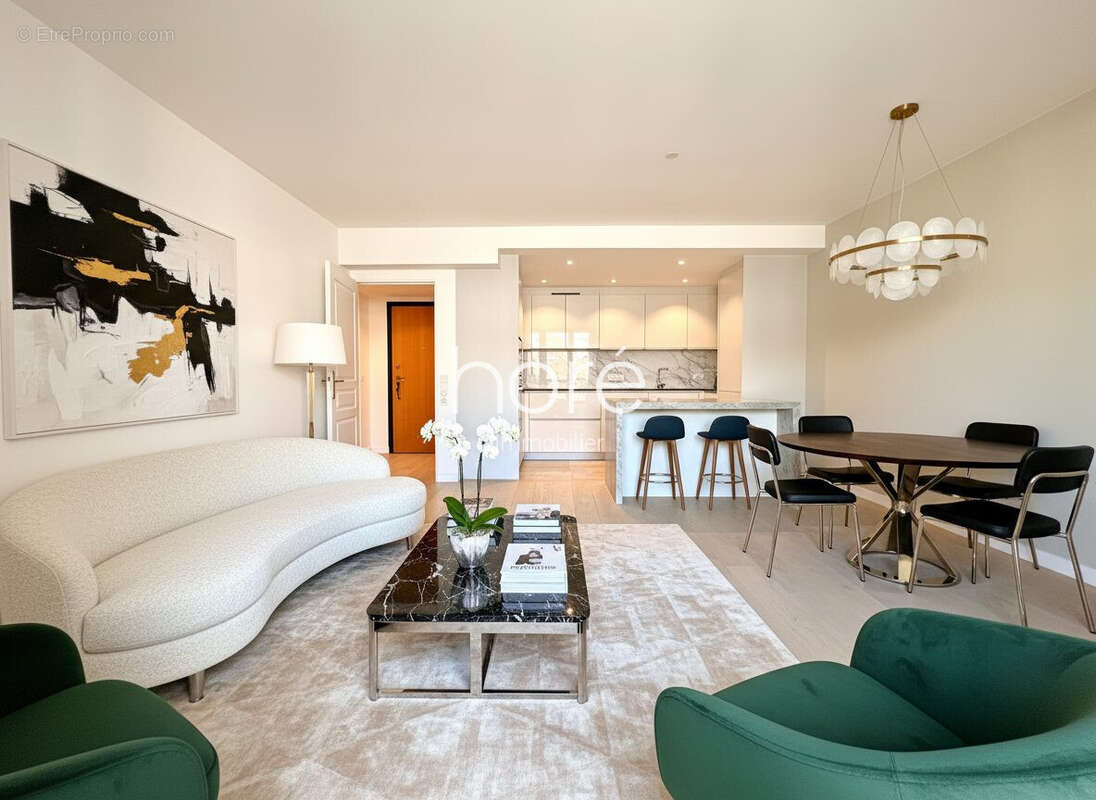 Appartement à LA GARENNE-COLOMBES