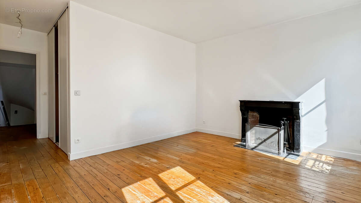 Maison à SAINT-NOM-LA-BRETECHE