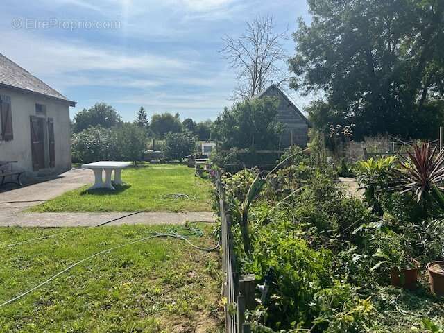 Maison à LA BAZOCHE-GOUET