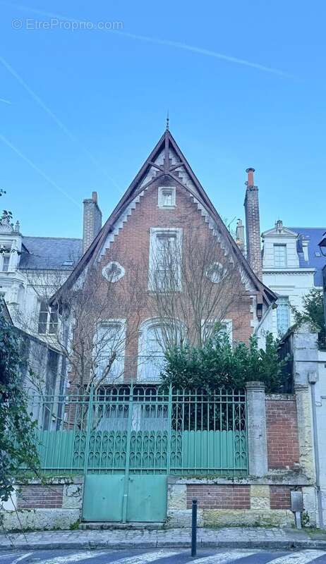 Maison 256 m² à Amboise  - photo 2