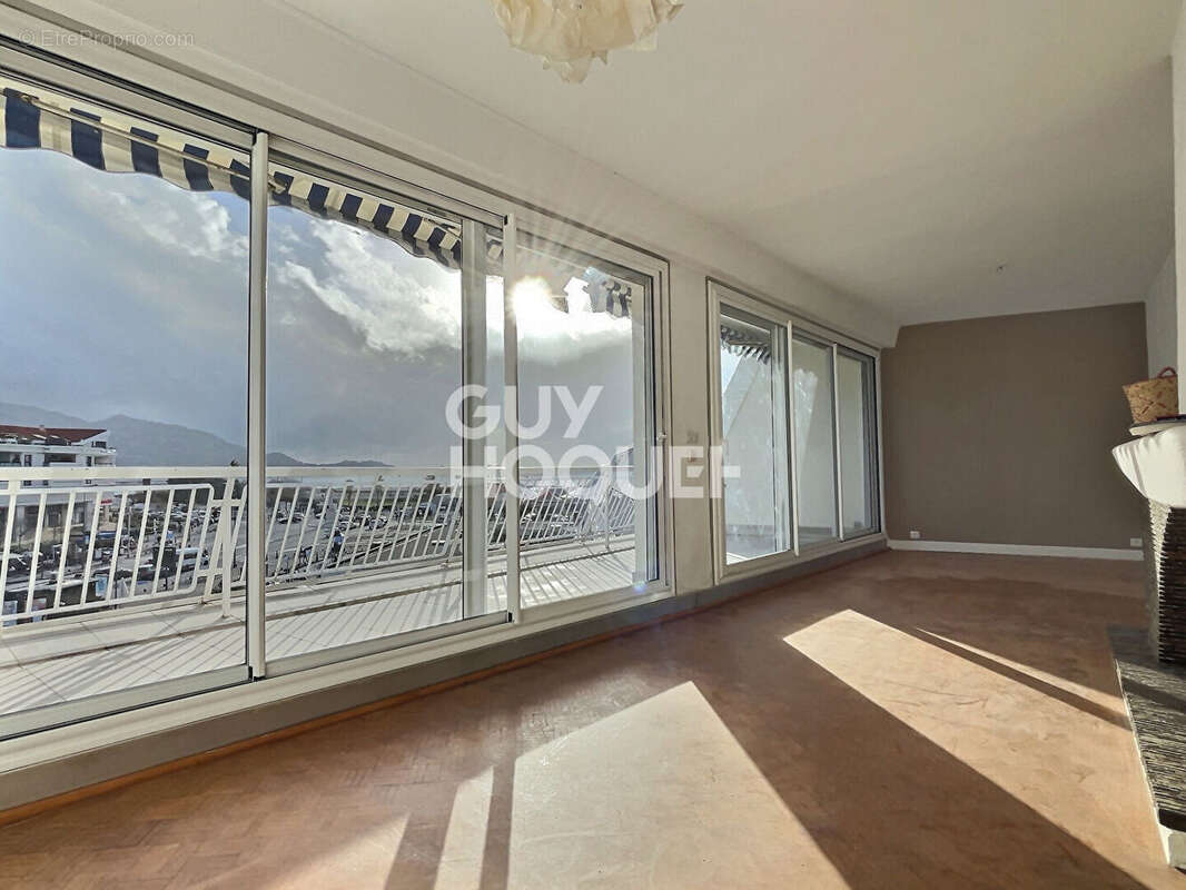 Appartement à MARSEILLE-8E