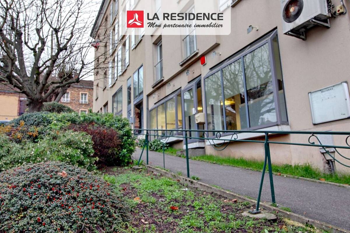 Commerce à TRIEL-SUR-SEINE